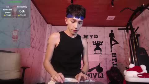 Snapshot of tiam_muller chatting on December 2025 04:00:02 AM Tiam Muller online show from December 2025 04:00:02 AM