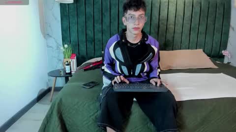 Snapshot of tiam_muller chatting on December 2025 03:33:01 AM Tiam Muller online show from December 2025 03:33:01 AM