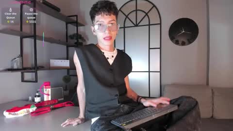 Snapshot of tiam_muller chatting on December 2025 02:16:01 AM Tiam Muller online show from December 2025 02:16:01 AM