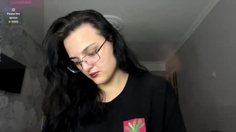 Snapshot of tiameakin chatting on November 2025 10:03:02 AM Mary online show from November 2025 10:03:02 AM