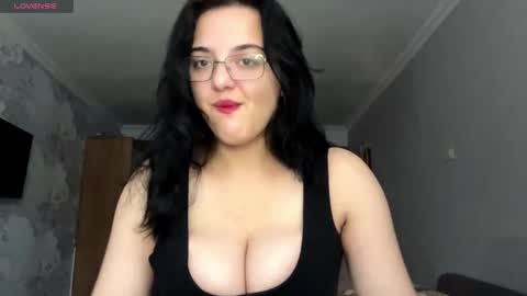 Snapshot of tiameakin chatting on November 2025 10:32:01 AM Mary online show from November 2025 10:32:01 AM