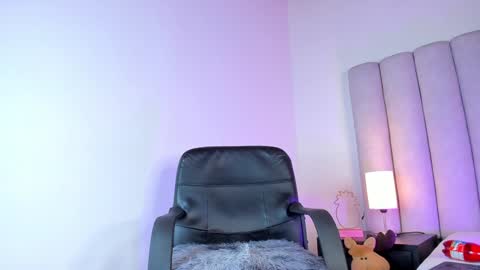 TIANA  online show from December 2024 06:27:01 PM