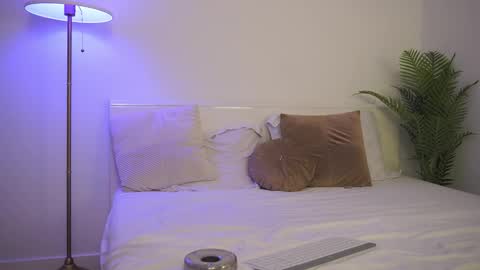 Anna online show from February 2026 08:14:02 PM