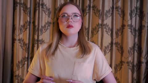 Snapshot of tiannadavy chatting on March 2026 03:45:01 PM Jane online show from March 2026 03:45:01 PM