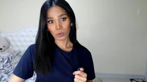 Snapshot of tiara_gurl16 chatting on November 2025 08:15:02 AM tiara online show from November 2025 08:15:02 AM