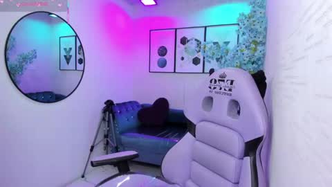 Tiara  online show from May 2026 03:24:01 AM