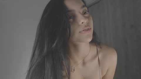 Tiaraaa 02 online show from March 2025 03:12:02 AM