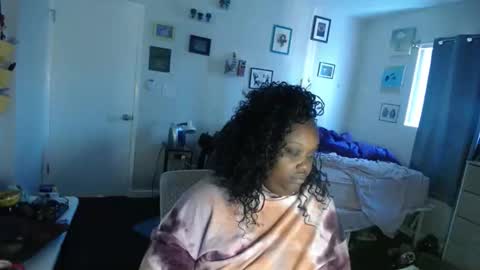 Tierra Henri online show from October 2025 04:52:01 PM