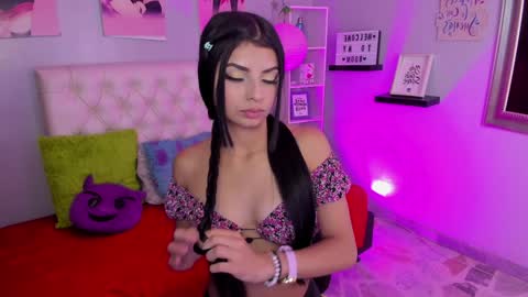 Snapshot of tifanny__thomson chatting on December 2024 04:23:01 PM Tiff online show from December 2024 04:23:01 PM