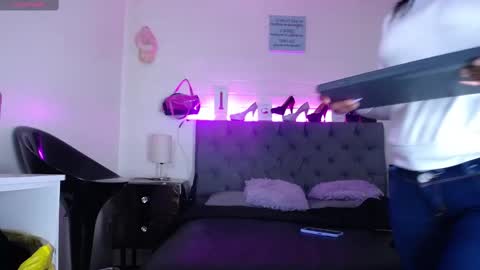 Snapshot of tifanny_nails chatting on February 2025 12:48:01 PM Tifanny Nails online show from February 2025 12:48:01 PM