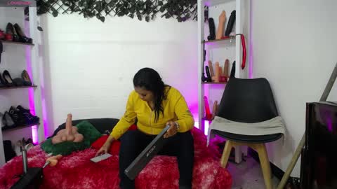 Snapshot of tifanny_nails chatting on April 2026 12:46:02 PM Tifanny Nails online show from April 2026 12:46:02 PM