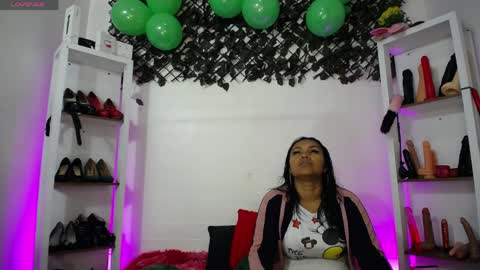 Snapshot of tifanny_nails chatting on April 2026 12:27:01 PM Tifanny Nails online show from April 2026 12:27:01 PM