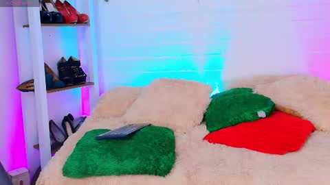 Tifanny Nails  online show from June 2026 06:34:01 PM