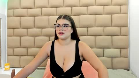 Tifanny  online show from May 2026 11:49:01 AM