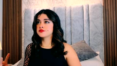 Snapshot of tifany__ross chatting on April 2026 06:27:02 PM Tiff3 online show from April 2026 06:27:02 PM