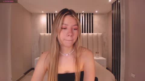 Tiffanny Sins online show from June 2026 06:01:01 PM