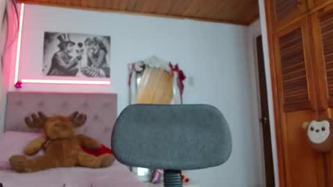 Tifanny online show from October 2025 02:25:02 PM