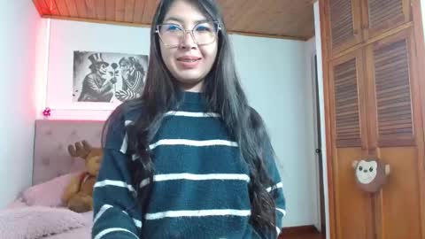 Tifanny online show from October 2025 01:43:02 PM