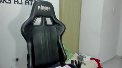 Snapshot of tiffany_hot19_ chatting on December 2024 08:28:02 AM tiffany online show from December 2024 08:28:02 AM