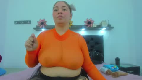 Snapshot of tiffany_hot19_ chatting on January 2025 12:26:01 PM tiffany online show from January 2025 12:26:01 PM