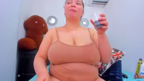 Snapshot of tiffany_hot19_ chatting on February 2025 04:33:01 PM tiffany online show from February 2025 04:33:01 PM