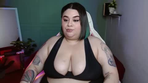 Snapshot of tiffany_laurens chatting on December 2024 10:01:02 AM dont forget ask for custom vids online show from December 2024 10:01:02 AM