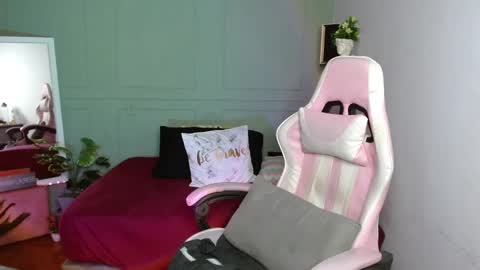 Snapshot of tiffany_laurens chatting on January 2025 05:15:02 AM dont forget ask for custom vids online show from January 2025 05:15:02 AM