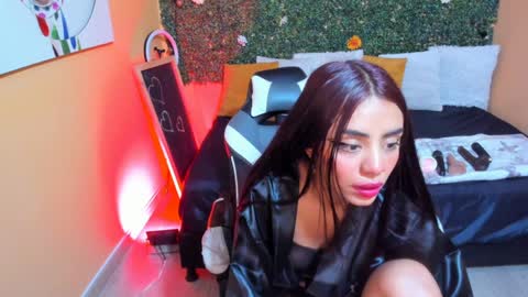 Snapshot of tiffany_sander chatting on December 2024 07:37:01 AM tiffany_sander online show from December 2024 07:37:01 AM
