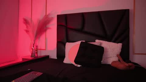 tiffany_sander online show from December 2025 03:00:02 AM