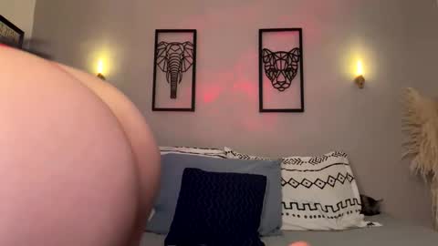 Snapshot of tiffanycole_ chatting on April 2026 10:05:02 PM CAMI VELEZ camivelezz online show from April 2026 10:05:02 PM