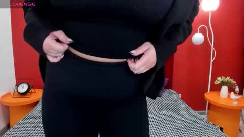 Snapshot of tiffanydoyle chatting on November 2025 01:37:01 AM Tiffany 3 online show from November 2025 01:37:01 AM