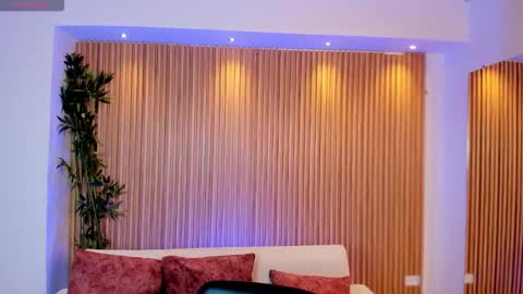 tiffanyhoustton online show from February 2026 11:44:01 AM