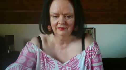 TiffanyMature online show from October 2025 07:27:02 AM