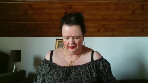 TiffanyMature online show from November 2025 11:32:01 AM