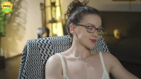 tiffanyriox online show from June 2026 11:58:01 PM