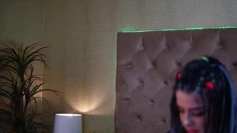  Tiffany  online show from October 2025 06:25:02 AM