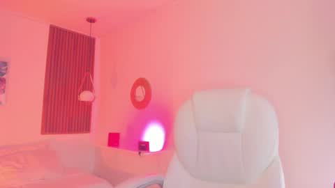 Snapshot of tiffanywright_ chatting on October 2025 01:52:01 PM Tiffany online show from October 2025 01:52:01 PM