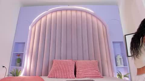 Tiffany  online show from October 2025 08:42:01 PM