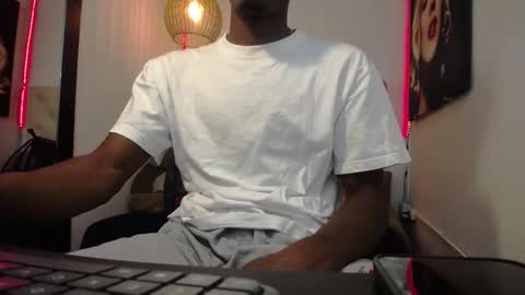 Snapshot of tigga_sall chatting on September 2025 03:17:01 AM Tigga Sall online show from September 2025 03:17:01 AM