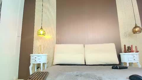 T I F F A N Y online show from December 2025 07:53:01 PM