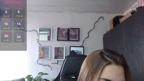 Tiina hz online show from September 2025 05:49:01 PM