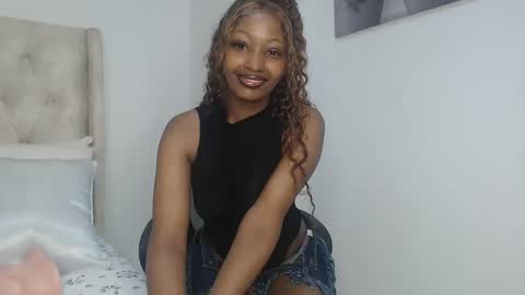 Snapshot of tilly_ebony chatting on May 2026 11:48:02 AM Tilly online show from May 2026 11:48:02 AM