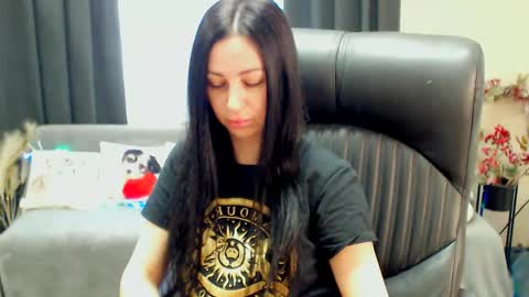 Luisa online show from May 2026 07:48:02 AM