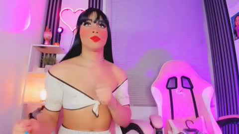 Snapshot of timmy_boyy chatting on February 2026 11:56:01 PM Hallie And Annie online show from February 2026 11:56:01 PM