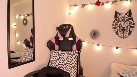 Timothy 21 years old online show from January 2025 04:50:02 AM