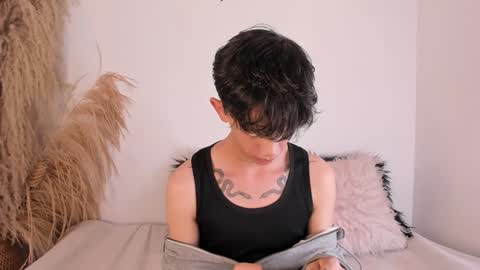 Timothy 21 years old online show from January 2025 07:38:01 PM