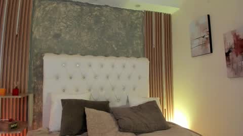 Timothy 21 years old online show from March 2026 04:18:01 AM