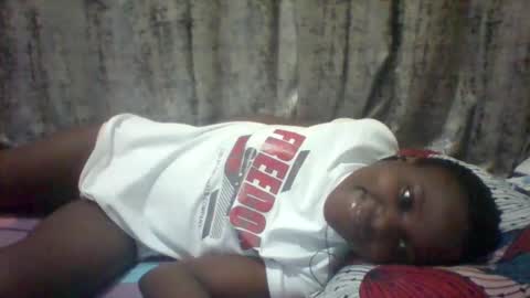 Snapshot of tina2030 chatting on October 2025 09:37:01 PM christine online show from October 2025 09:37:01 PM