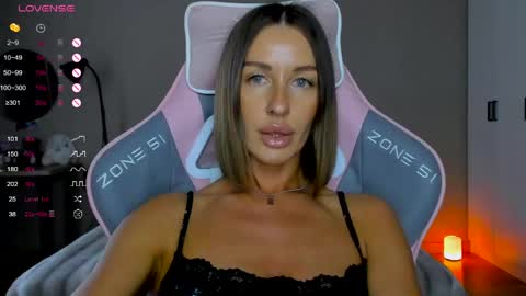 Snapshot of tina__bestie chatting on May 2026 10:32:01 AM Tina online show from May 2026 10:32:01 AM