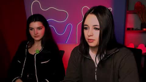 tina bright  online show from December 2025 02:44:02 PM